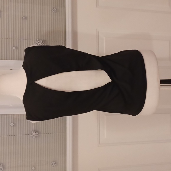4/$60 Black Sleeveless Open Back Top - Size Small - Picture 4 of 6
